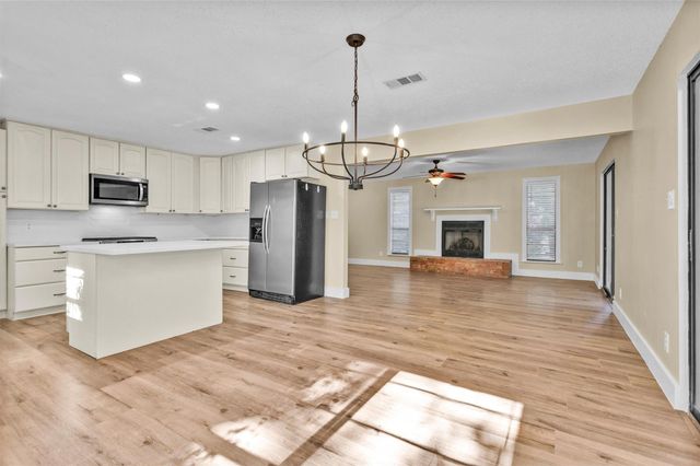 350 Ridgewood Road, Goodrich, TX 77335