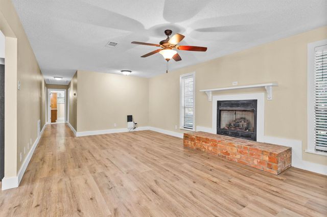 350 Ridgewood Road, Goodrich, TX 77335