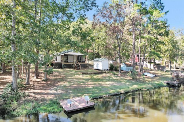 350 Ridgewood Road, Goodrich, TX 77335