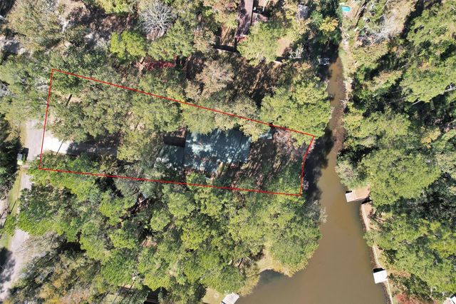 350 Ridgewood Road, Goodrich, TX 77335