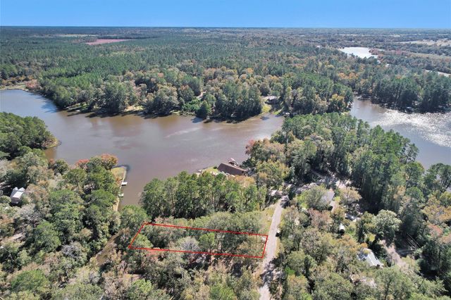 350 Ridgewood Road, Goodrich, TX 77335