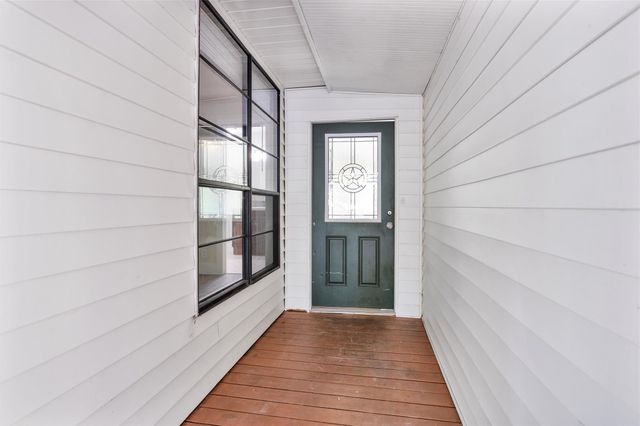 350 Ridgewood Road, Goodrich, TX 77335