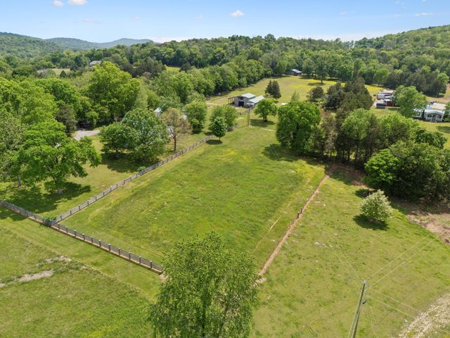 1494 Grant Rd, Watertown, TN 37184