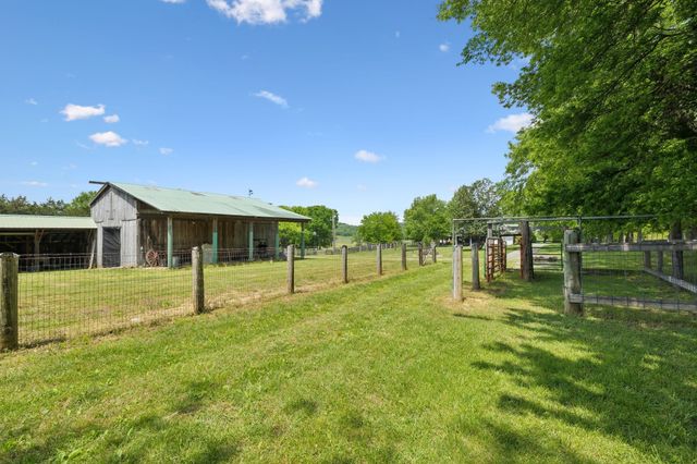 1494 Grant Rd, Watertown, TN 37184