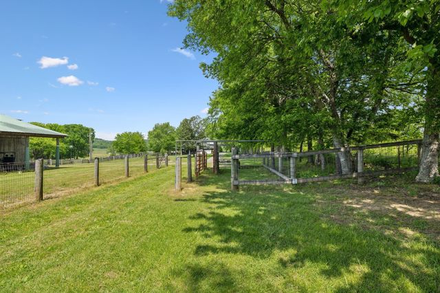 1494 Grant Rd, Watertown, TN 37184