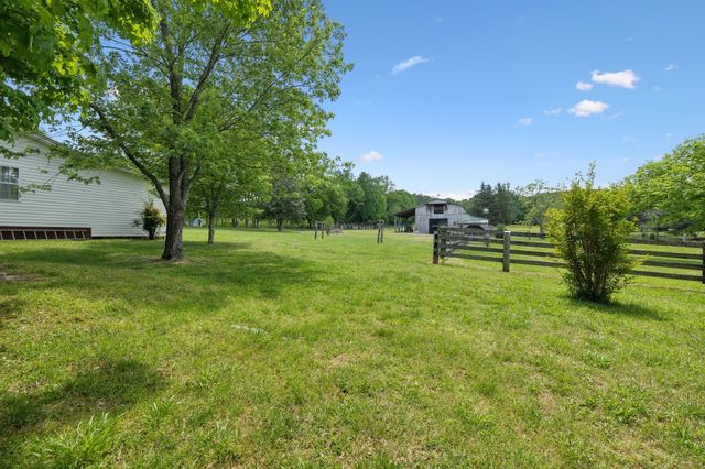1494 Grant Rd, Watertown, TN 37184