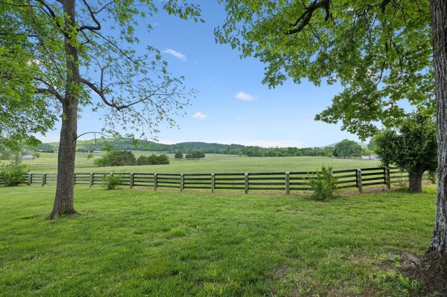 1494 Grant Rd, Watertown, TN 37184