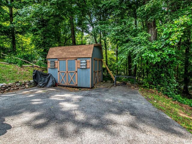 20 Ernst Road, Cortlandt Manor, NY 10567