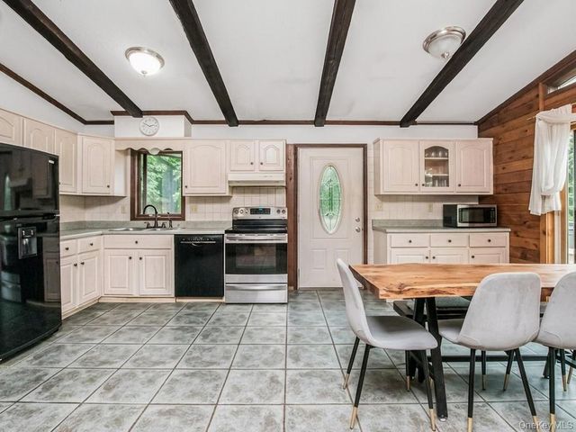 20 Ernst Road, Cortlandt Manor, NY 10567