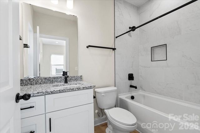 1562 7th Avenue Drive SW, Hickory, NC 28602