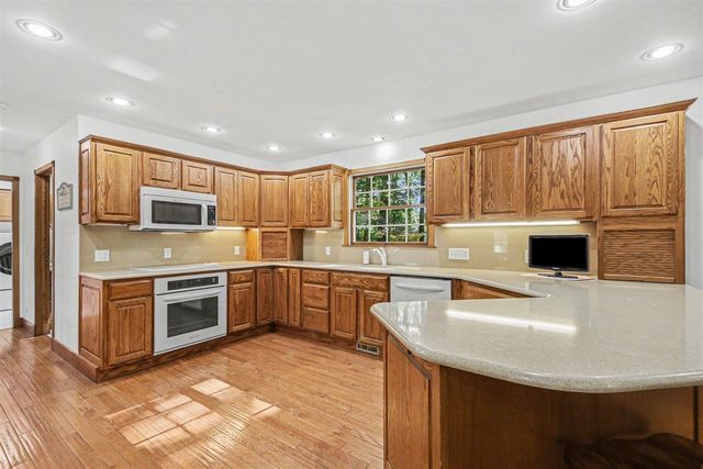 13784 Hofma Drive, Grand Haven, MI 49417