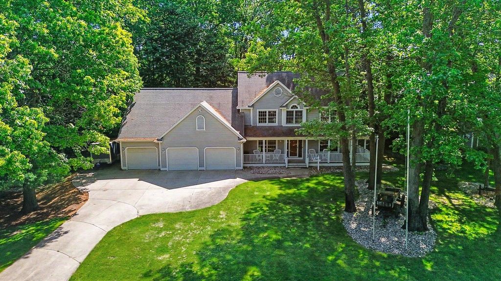 13784 Hofma Drive, Grand Haven, MI 49417