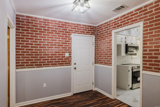 25 Meadowbrook Drive, Little Rock, AR 72205