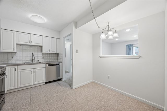 5 April Ln 33, Lexington, MA 02421