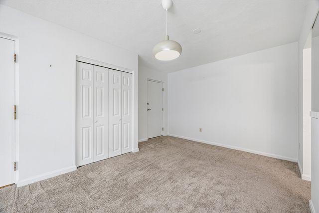 5 April Ln 33, Lexington, MA 02421
