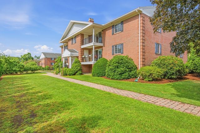 5 April Ln 33, Lexington, MA 02421
