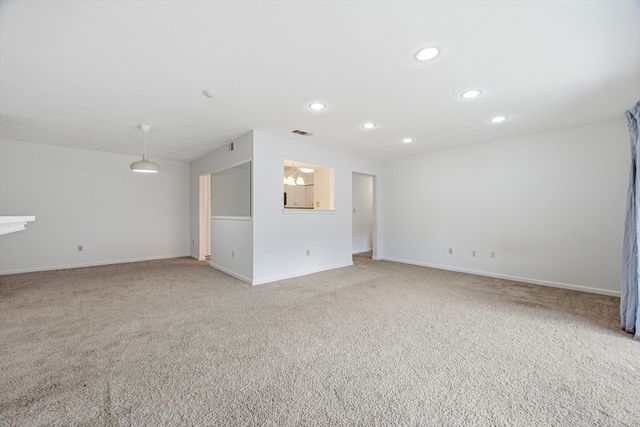 5 April Ln 33, Lexington, MA 02421