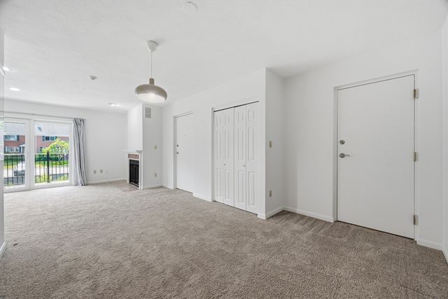 5 April Ln 33, Lexington, MA 02421