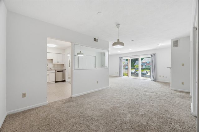 5 April Ln 33, Lexington, MA 02421