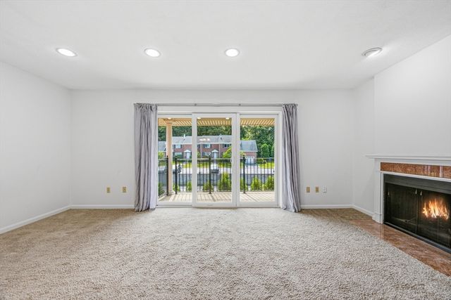 5 April Ln 33, Lexington, MA 02421