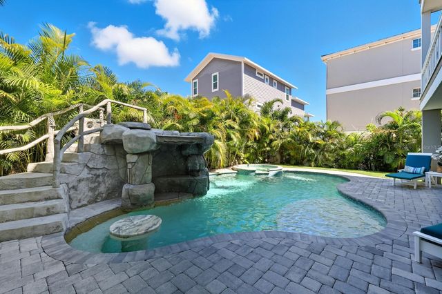 108 7TH STREET S, Bradenton Beach, FL 34217