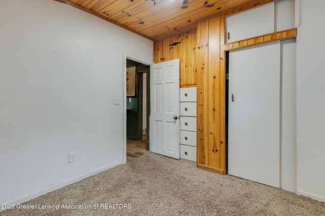 6945 Delta River Drive, Lansing, MI 48906