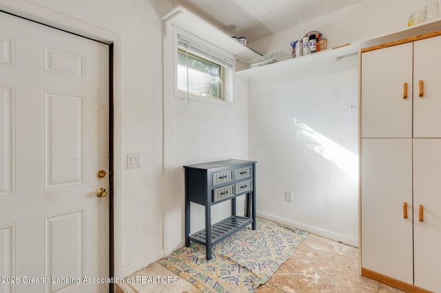 6945 Delta River Drive, Lansing, MI 48906