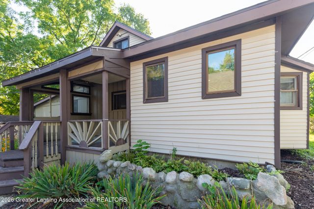6945 Delta River Drive, Lansing, MI 48906