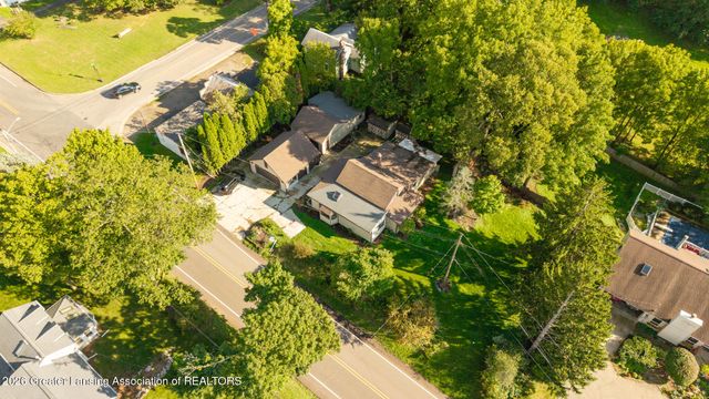 6945 Delta River Drive, Lansing, MI 48906