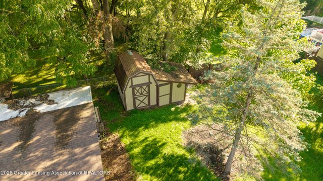 6945 Delta River Drive, Lansing, MI 48906