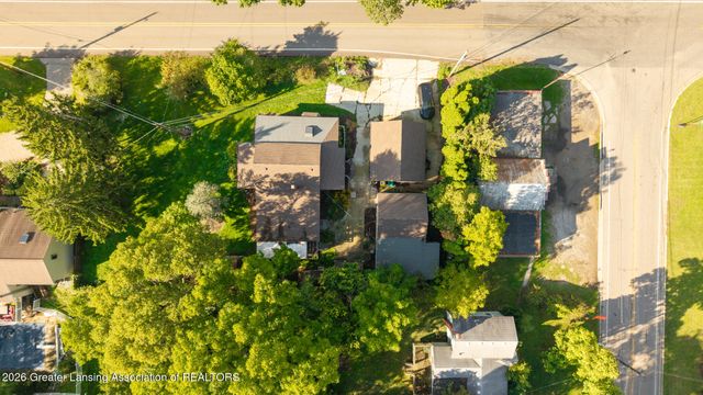 6945 Delta River Drive, Lansing, MI 48906