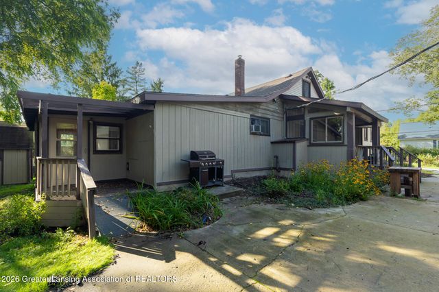 6945 Delta River Drive, Lansing, MI 48906