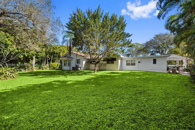 11220 SW 67th Ave, Pinecrest, FL 33156