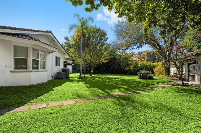 11220 SW 67th Ave, Pinecrest, FL 33156