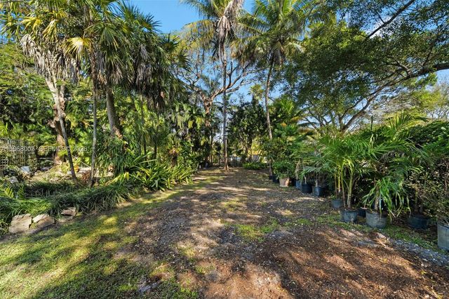 11220 SW 67th Ave, Pinecrest, FL 33156