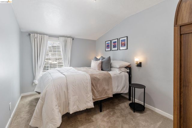 328 W Walnut St, Stockton, CA 95204