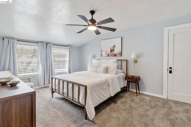 328 W Walnut St, Stockton, CA 95204