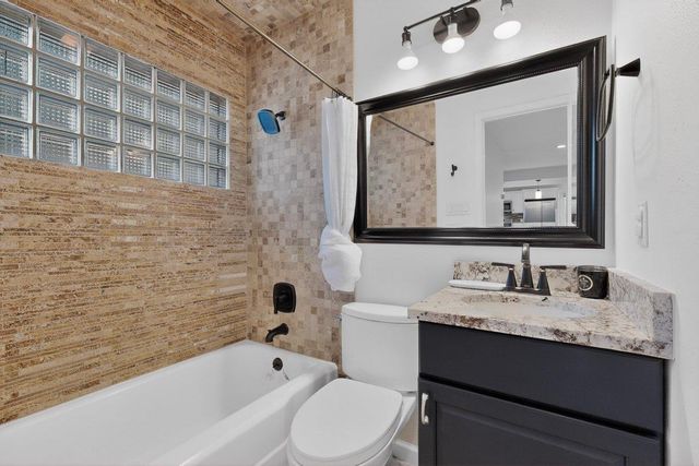 3711 Meredith ST, Austin, TX 78703