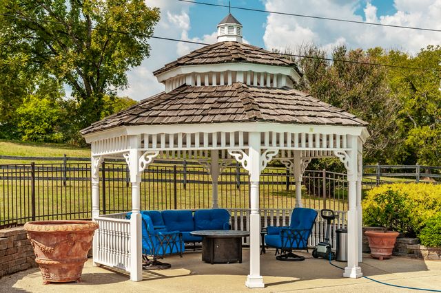 755 Long Hollow Pike, Goodlettsville, TN 37072