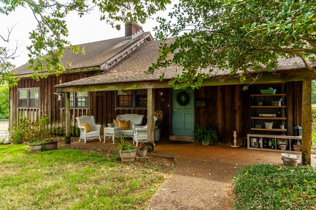 755 Long Hollow Pike, Goodlettsville, TN 37072