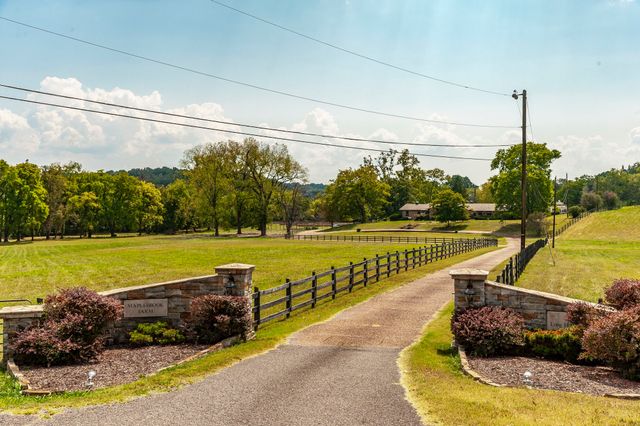 755 Long Hollow Pike, Goodlettsville, TN 37072