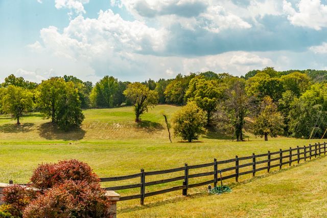 755 Long Hollow Pike, Goodlettsville, TN 37072