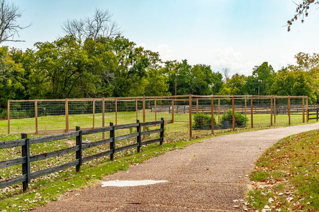 755 Long Hollow Pike, Goodlettsville, TN 37072