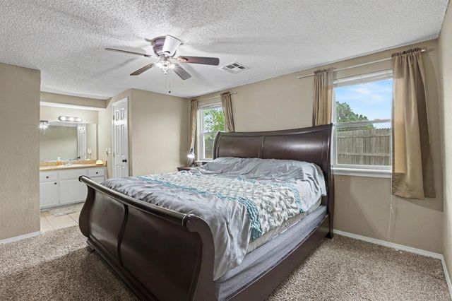 1033 SW 99th Place, Oklahoma City, OK 73139