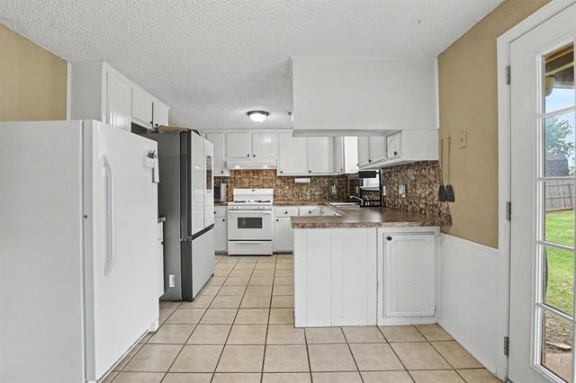 1033 SW 99th Place, Oklahoma City, OK 73139