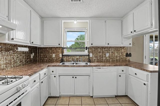 1033 SW 99th Place, Oklahoma City, OK 73139