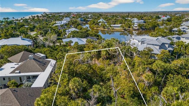 933 Strangler Fig LN, Sanibel, FL 33957