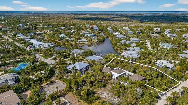 933 Strangler Fig LN, Sanibel, FL 33957