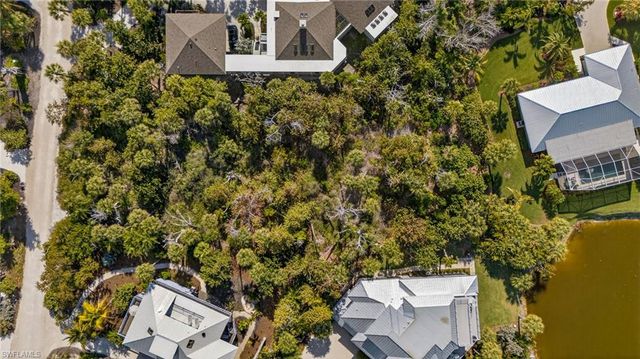 933 Strangler Fig LN, Sanibel, FL 33957