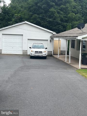 25 & 0 BROAD ST, Ashland, PA 17921